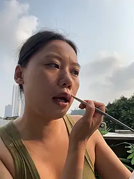 Snapshot of Eliza-E chatting on April 2026 12:13:02 AM Eliza-E online show from April 2026 12:13:02 AM