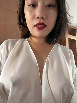 Snapshot of Eliza-E chatting on May 2026 05:16:01 AM Eliza-E online show from May 2026 05:16:01 AM