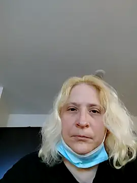 Snapshot of Icedcoffee2024 chatting on April 2026 10:35:02 AM Icedcoffee2024 online show from April 2026 10:35:02 AM