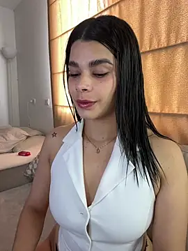 Snapshot of DaryRos chatting on June 2026 08:33:02 PM DaryRos online show from June 2026 08:33:02 PM