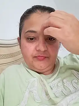 Snapshot of sarahhh1987 chatting on October 2025 06:37:01 AM sarahhh1987 online show from October 2025 06:37:01 AM