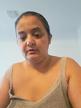 Snapshot of sarahhh1987 chatting on October 2025 08:37:01 AM sarahhh1987 online show from October 2025 08:37:01 AM