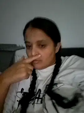 Snapshot of sarahhh1987 chatting on October 2025 06:36:01 PM sarahhh1987 online show from October 2025 06:36:01 PM