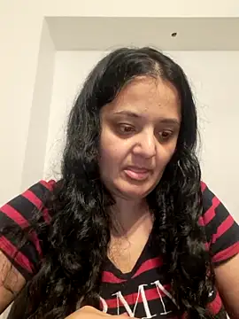 Snapshot of sarahhh1987 chatting on January 2026 06:11:01 PM sarahhh1987 online show from January 2026 06:11:01 PM