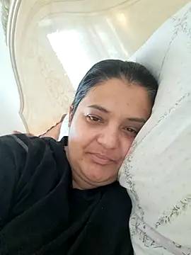 Snapshot of sarahhh1987 chatting on February 2026 06:39:02 AM sarahhh1987 online show from February 2026 06:39:02 AM