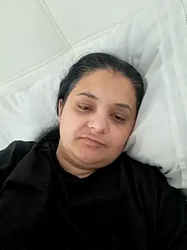 Snapshot of sarahhh1987 chatting on February 2026 06:47:01 AM sarahhh1987 online show from February 2026 06:47:01 AM