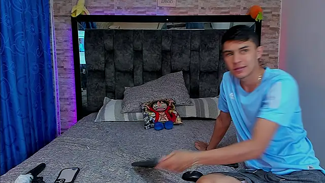 Snapshot of Juva___ chatting on February 2025 10:53:01 PM Juva    online show from February 2025 10:53:01 PM