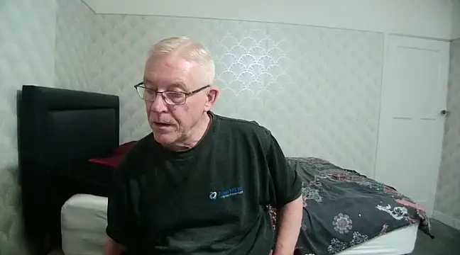 Snapshot of shaun63m chatting on February 2025 01:09:02 AM shaun63m online show from February 2025 01:09:02 AM