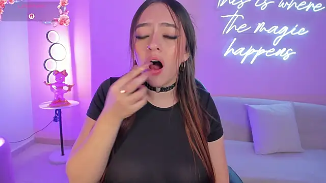 Snapshot of BellaRose_X chatting on March 2025 06:37:01 AM BellaRose X online show from March 2025 06:37:01 AM