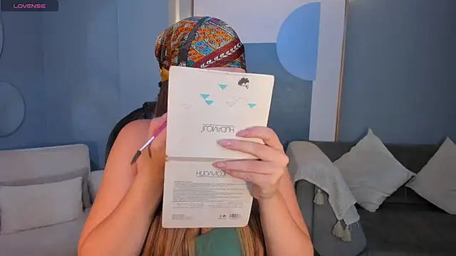 Snapshot of BellaRose_X chatting on October 2025 03:39:02 AM BellaRose X online show from October 2025 03:39:02 AM