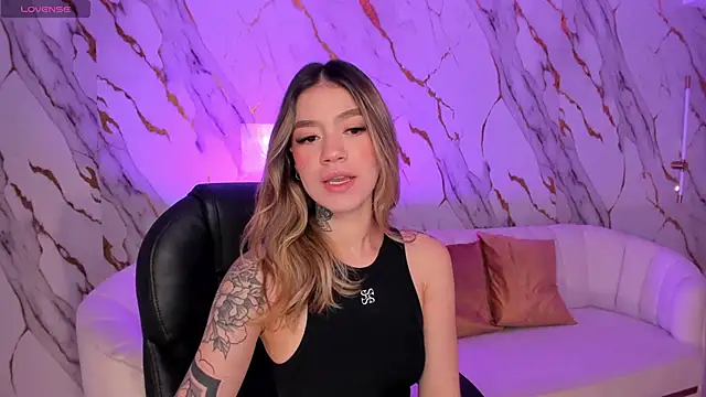 ViolettHansson online show from September 2025 12:16:02 PM