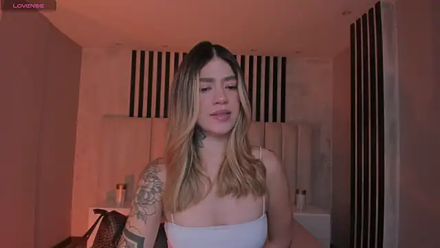 ViolettHansson online show from April 2026 09:45:01 AM