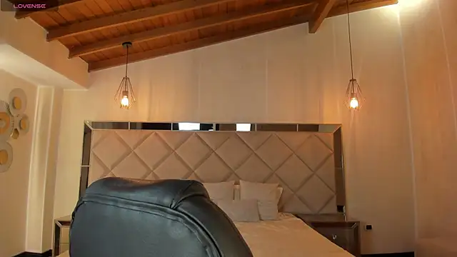 Snapshot of AliceHarper_ chatting on February 2025 04:04:01 AM AliceHarper online show from February 2025 04:04:01 AM