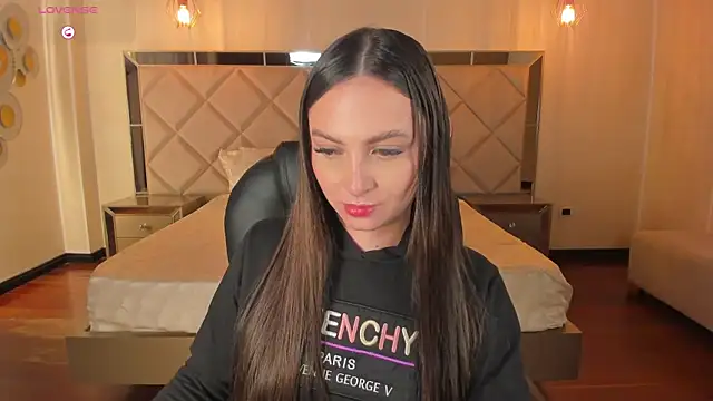 Snapshot of AliceHarper_ chatting on February 2025 07:10:01 AM AliceHarper online show from February 2025 07:10:01 AM