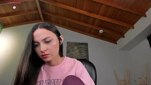 Snapshot of AliceHarper_ chatting on March 2025 09:23:02 AM AliceHarper online show from March 2025 09:23:02 AM