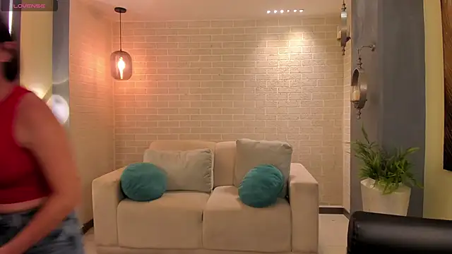 Snapshot of AliceHarper_ chatting on October 2025 12:15:02 PM AliceHarper online show from October 2025 12:15:02 PM