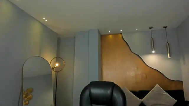 Snapshot of AliceHarper_ chatting on October 2025 06:32:02 PM AliceHarper online show from October 2025 06:32:02 PM