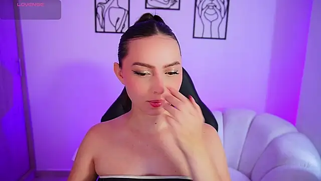 Snapshot of AliceHarper_ chatting on July 2026 08:03:01 PM AliceHarper online show from July 2026 08:03:01 PM