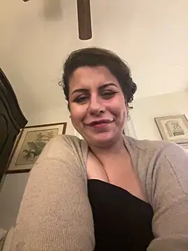 Snapshot of holyeroticss chatting on December 2024 06:12:02 AM holyeroticss online show from December 2024 06:12:02 AM