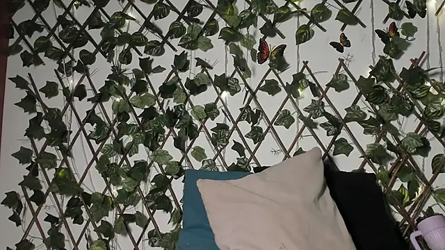 CoralineSanchez online show from October 2025 03:31:02 AM