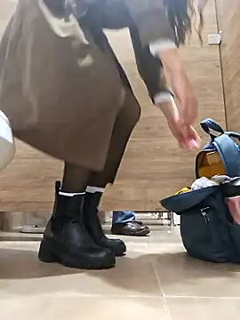 Snapshot of mmmVirginia chatting on November 2025 06:54:01 PM mmmVirginia online show from November 2025 06:54:01 PM