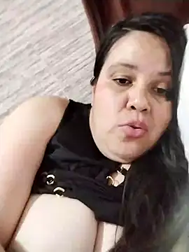 lunanataly online show from February 2025 11:44:02 PM