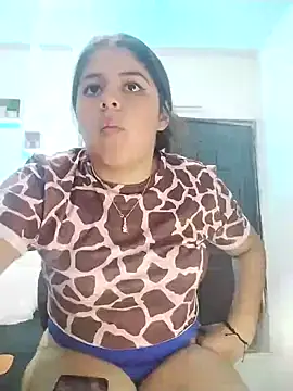 lunanataly online show from February 2025 07:58:01 PM