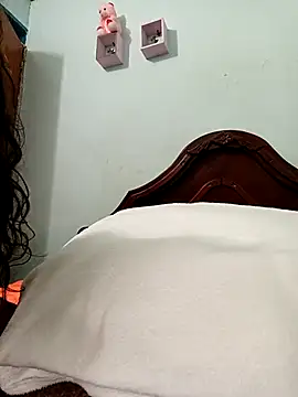 lunanataly online show from March 2026 03:47:01 PM