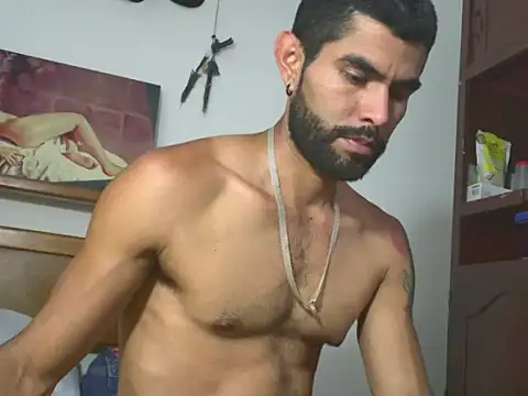 Snapshot of hideonbush051 chatting on April 2026 02:06:02 PM hideonbush051 online show from April 2026 02:06:02 PM