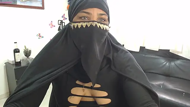 Snapshot of Aaliyah_brown chatting on December 2024 03:11:01 PM Aaliyah brown online show from December 2024 03:11:01 PM