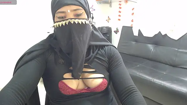 Snapshot of Aaliyah_brown chatting on December 2024 09:15:01 PM Aaliyah brown online show from December 2024 09:15:01 PM