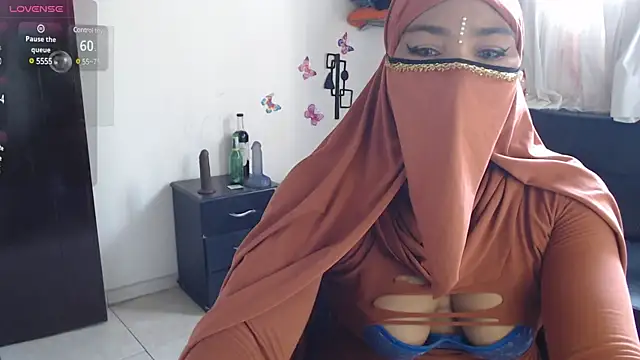 Snapshot of Aaliyah_brown chatting on January 2025 01:58:01 PM Aaliyah brown online show from January 2025 01:58:01 PM