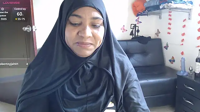 Snapshot of Aaliyah_brown chatting on February 2025 01:53:02 PM Aaliyah brown online show from February 2025 01:53:02 PM