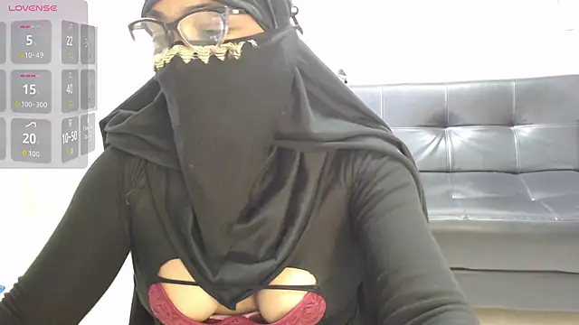 Snapshot of Aaliyah_brown chatting on September 2025 03:03:01 PM Aaliyah brown online show from September 2025 03:03:01 PM