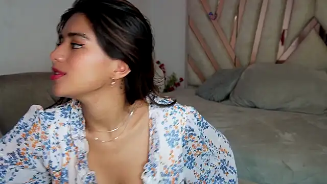 Snapshot of Rebecca_055 chatting on February 2026 02:04:02 PM Rebecca 055 online show from February 2026 02:04:02 PM