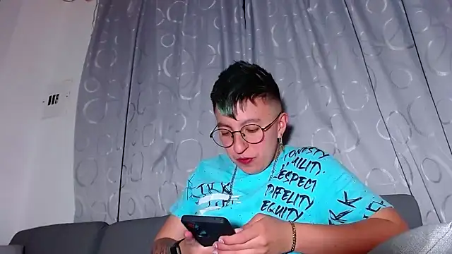 Snapshot of Sexyboy_666 chatting on November 2025 06:35:02 AM Sexyboy 666 online show from November 2025 06:35:02 AM