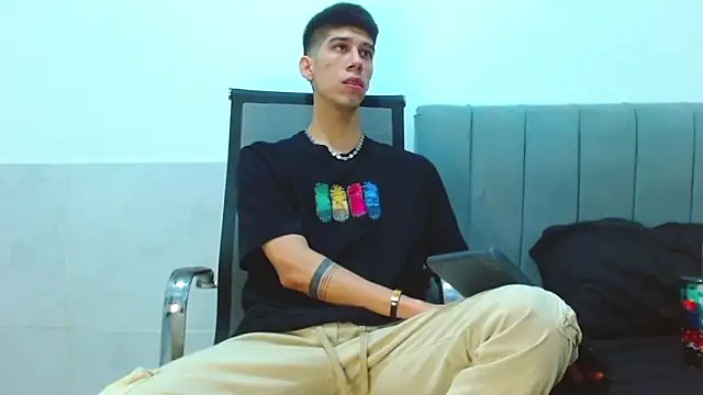 Snapshot of jhony-sex chatting on March 2026 06:19:01 AM jhony-sex online show from March 2026 06:19:01 AM