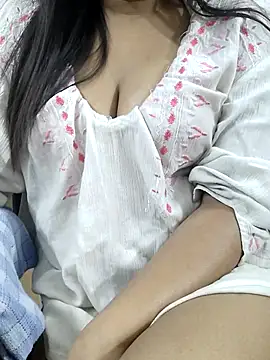 Snapshot of Banii_22 chatting on February 2025 01:56:01 AM Banii 22 online show from February 2025 01:56:01 AM