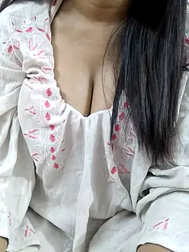 Snapshot of Banii_22 chatting on February 2025 02:07:02 AM Banii 22 online show from February 2025 02:07:02 AM