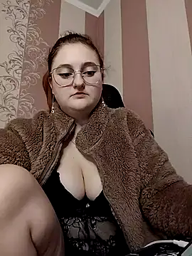 Snapshot of WhiteBellaX chatting on February 2026 07:02:01 AM WhiteBellaX online show from February 2026 07:02:01 AM