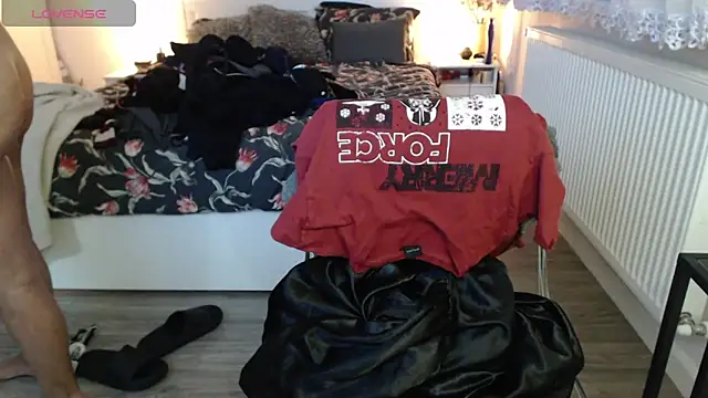 KimBeee online show from February 2025 03:57:02 PM