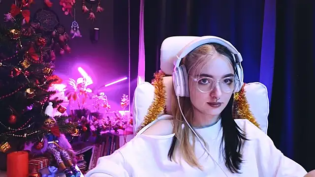 Avi Nile online show from December 2024 01:05:01 AM