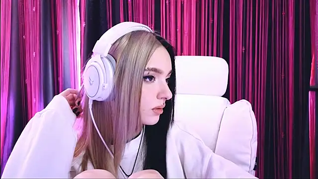 Avi Nile online show from March 2025 05:58:02 AM