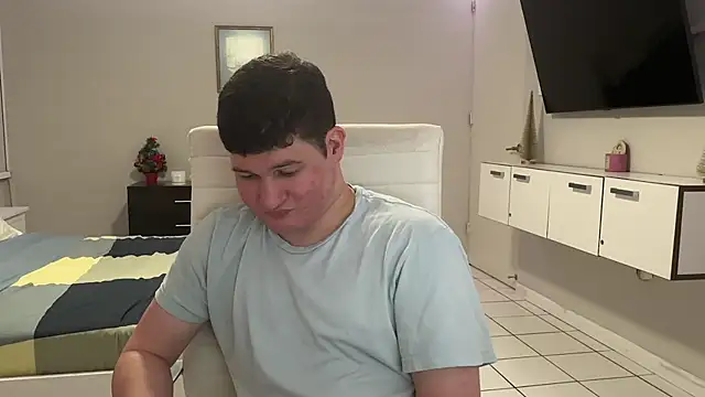 Lorenzo hernandez online show from November 2025 11:59:01 PM