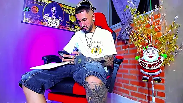 smoker445 online show from November 2025 01:05:02 AM