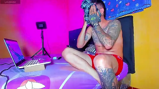 Snapshot of smoker445 chatting on April 2026 12:30:02 AM smoker445 online show from April 2026 12:30:02 AM