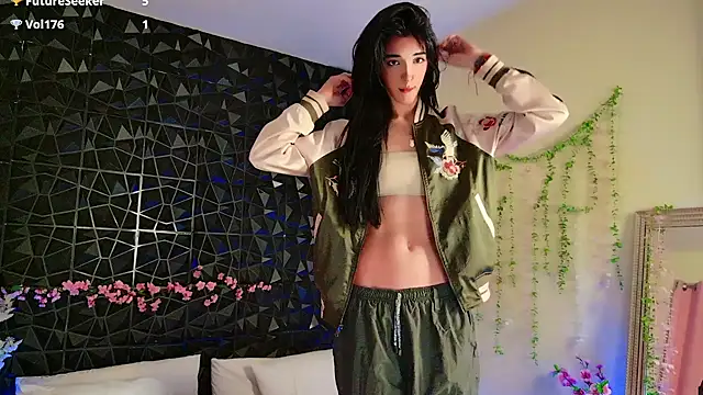 Snapshot of Finibondi chatting on October 2025 05:33:01 AM Finibondi online show from October 2025 05:33:01 AM