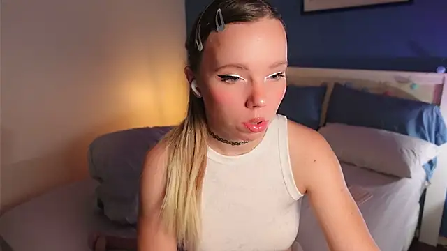 Snapshot of Ayra_Lust chatting on March 2026 01:44:02 PM Ayra Lust online show from March 2026 01:44:02 PM