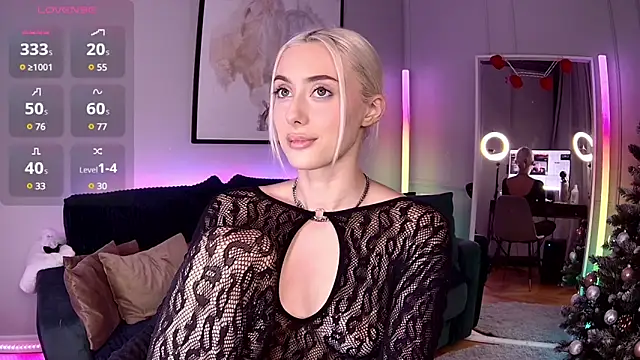 LoryWood online show from December 2024 03:04:02 PM