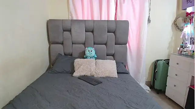 emilyaboott online show from February 2025 09:58:02 PM